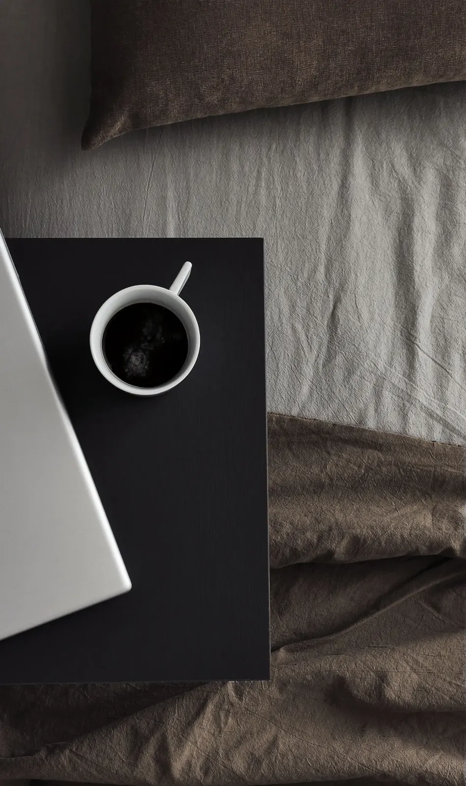 Letto Jasmine, letto imbottito moderno con giroletto a fascia alta o bassa, made in Italy – foto 6